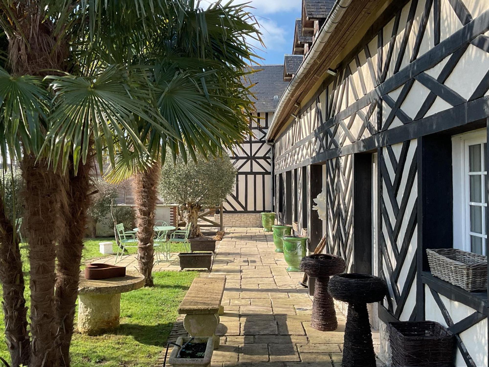 Manoir De La Croix-Sonnet Bed & Breakfast ทรูวิลล์-ซูร์-แมร์ ภายนอก รูปภาพ